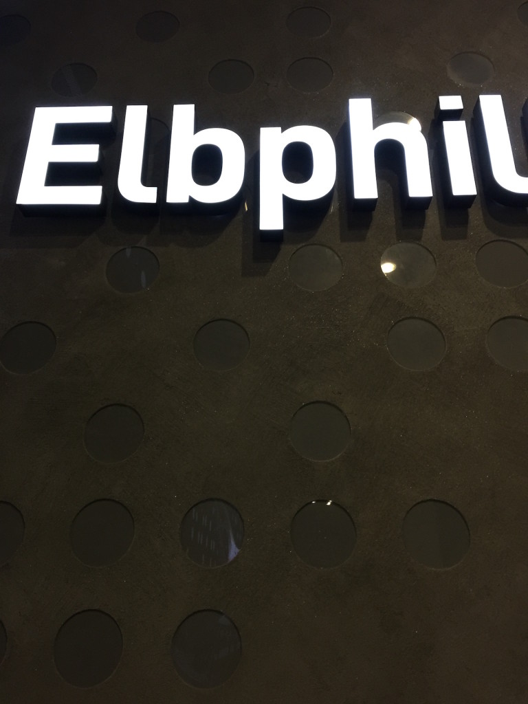 stimmhaus-elbphilharmonie-namenszug-elbphil